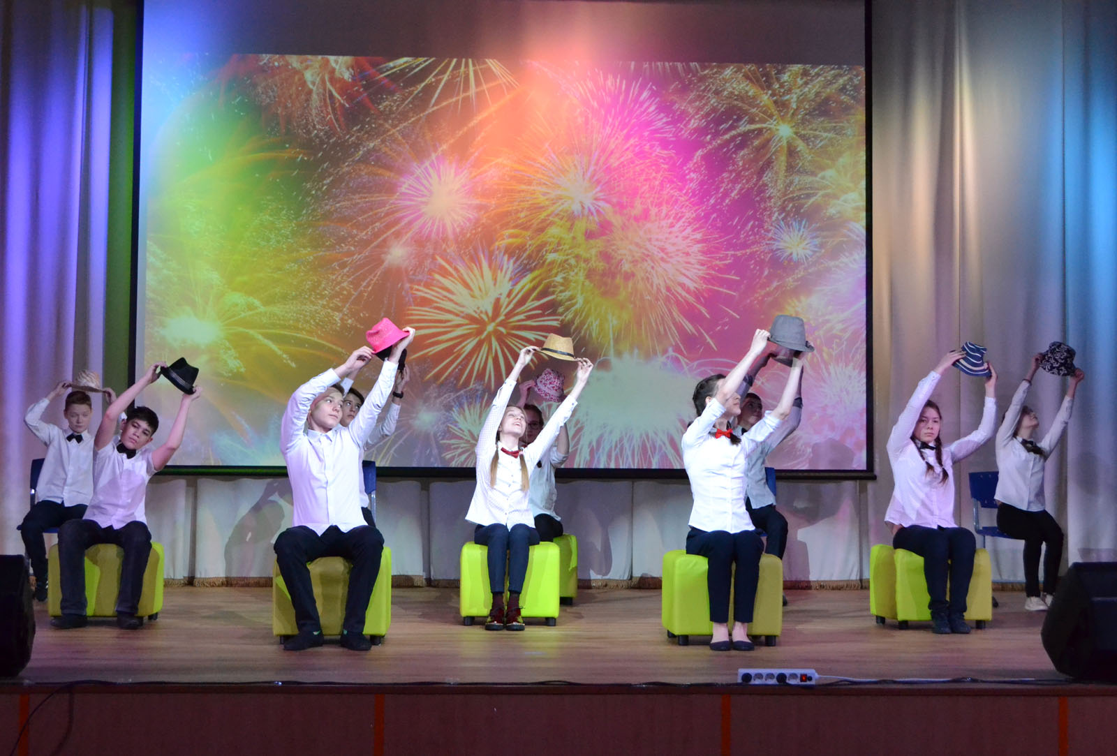 С днём рождения, школа!