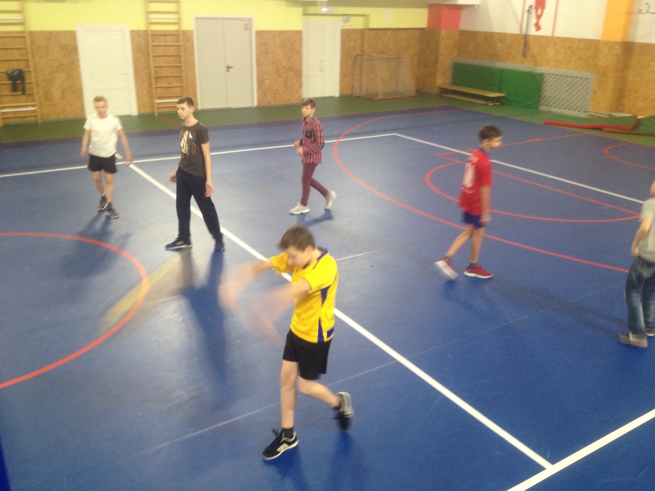 Прошли соревнования по пионерболу