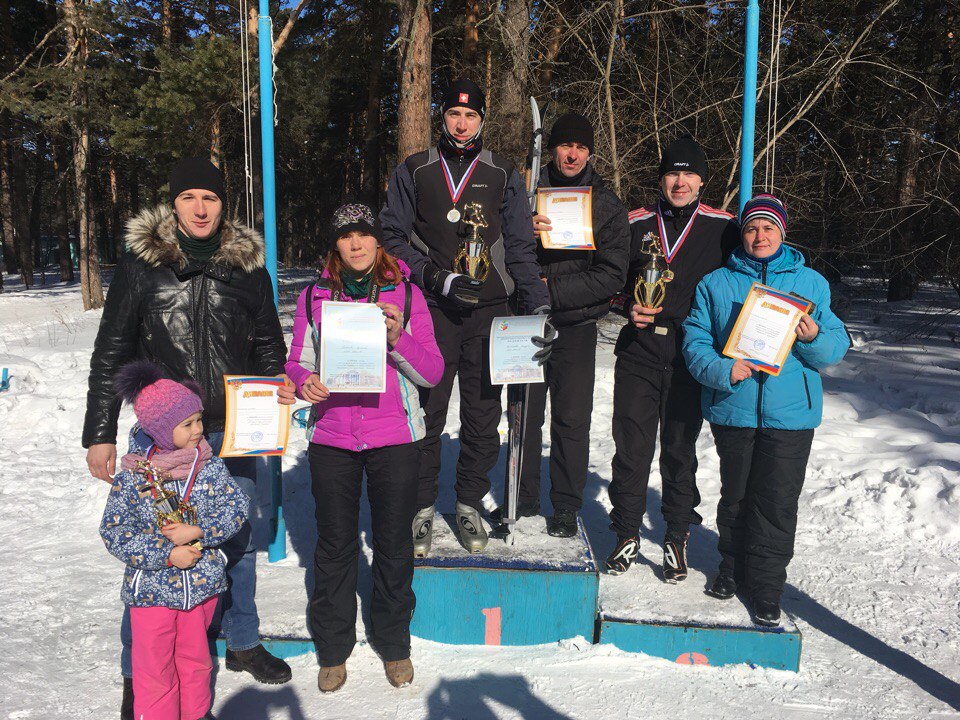 Учителя физкультуры заняли I место в лыжных гонках